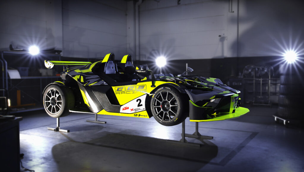 gelbe Folierung auf ein sportliches Fahrzeug